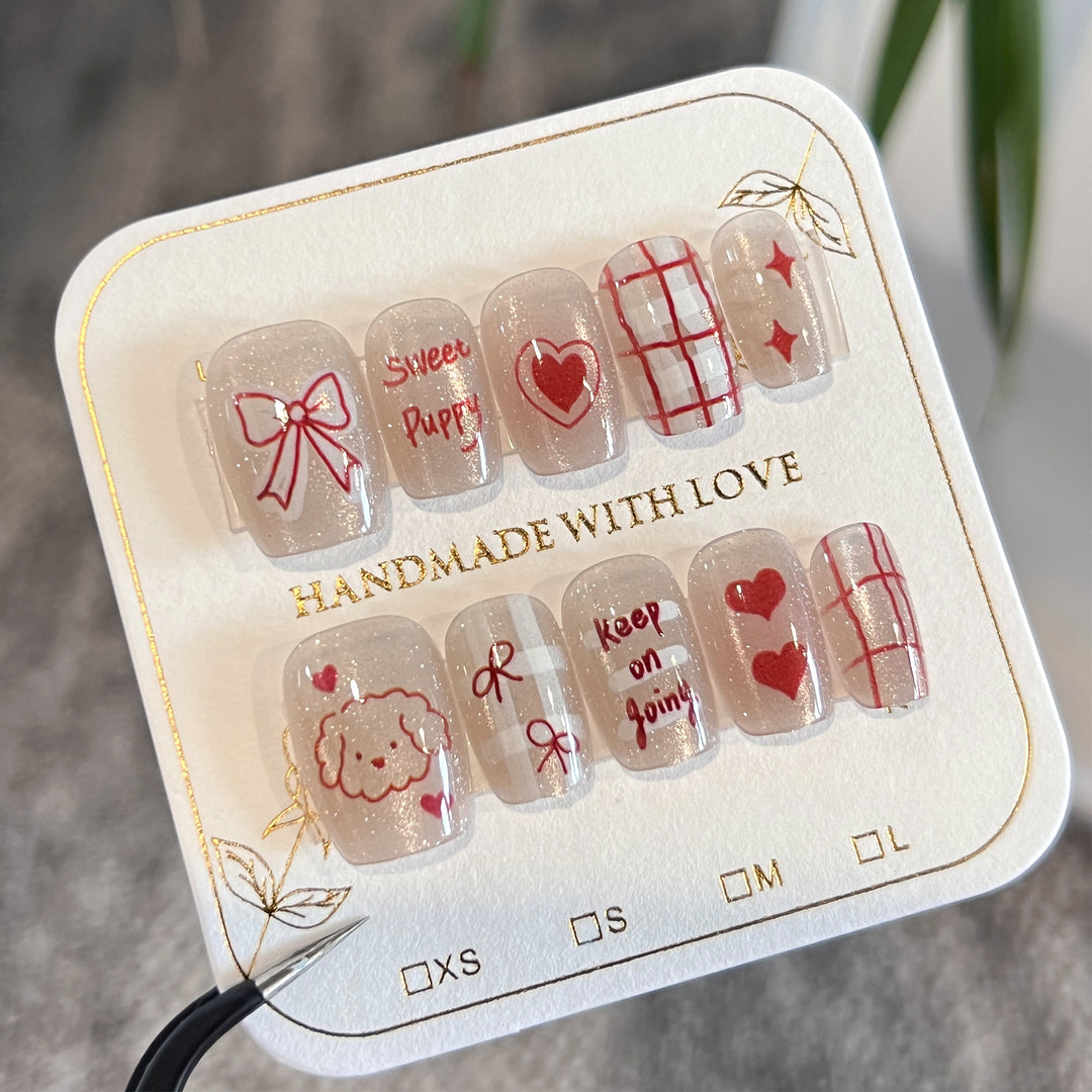 Künstliche Nagelkunst mit niedlichen Motiven Karnz