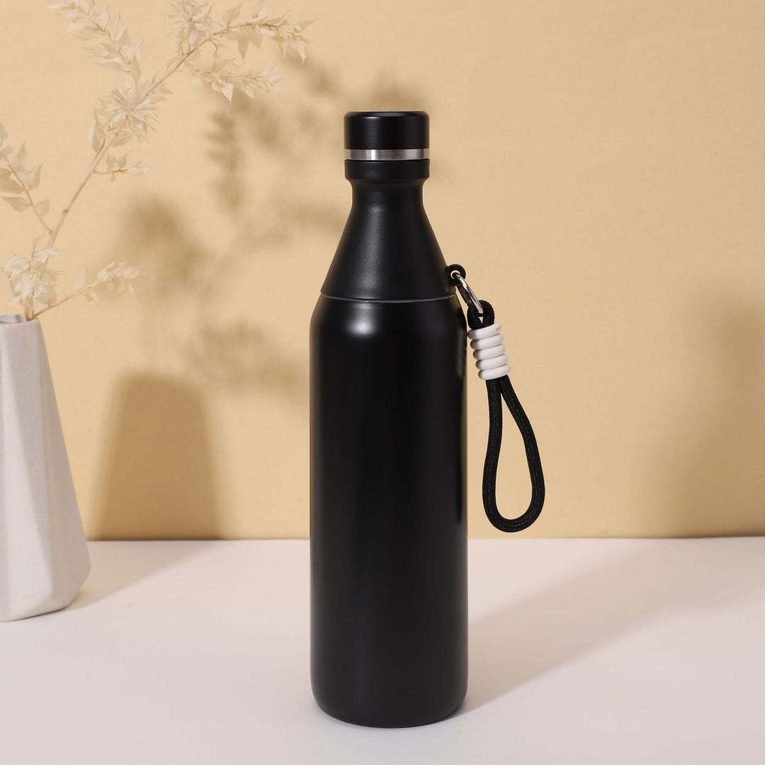 Damen isolierte Wasserflasche mit praktischem Trageband Karnz