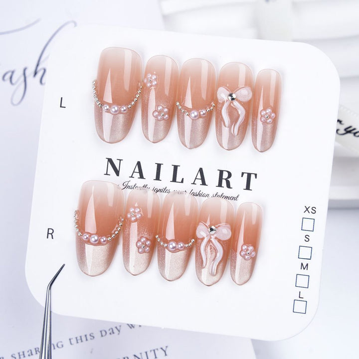 Dekorativer Fashion-Nagel-Set Karnz