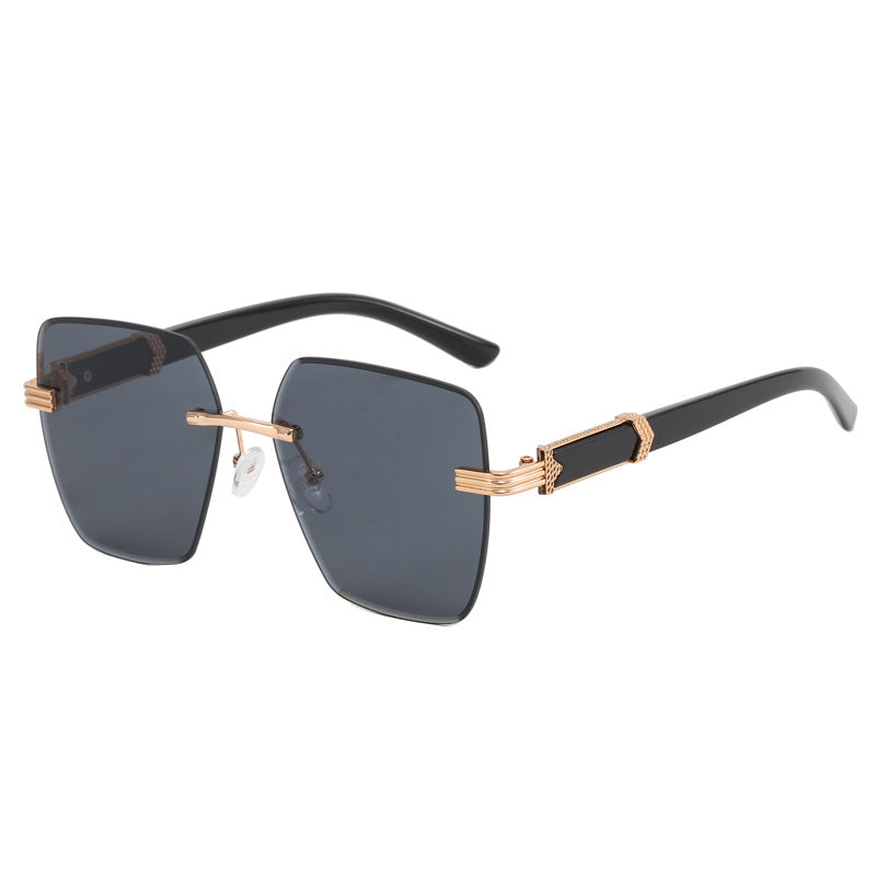 Damen Luxus-Sonnenbrille mit einzigartigem Rahmen und edlen Akzenten Karnz