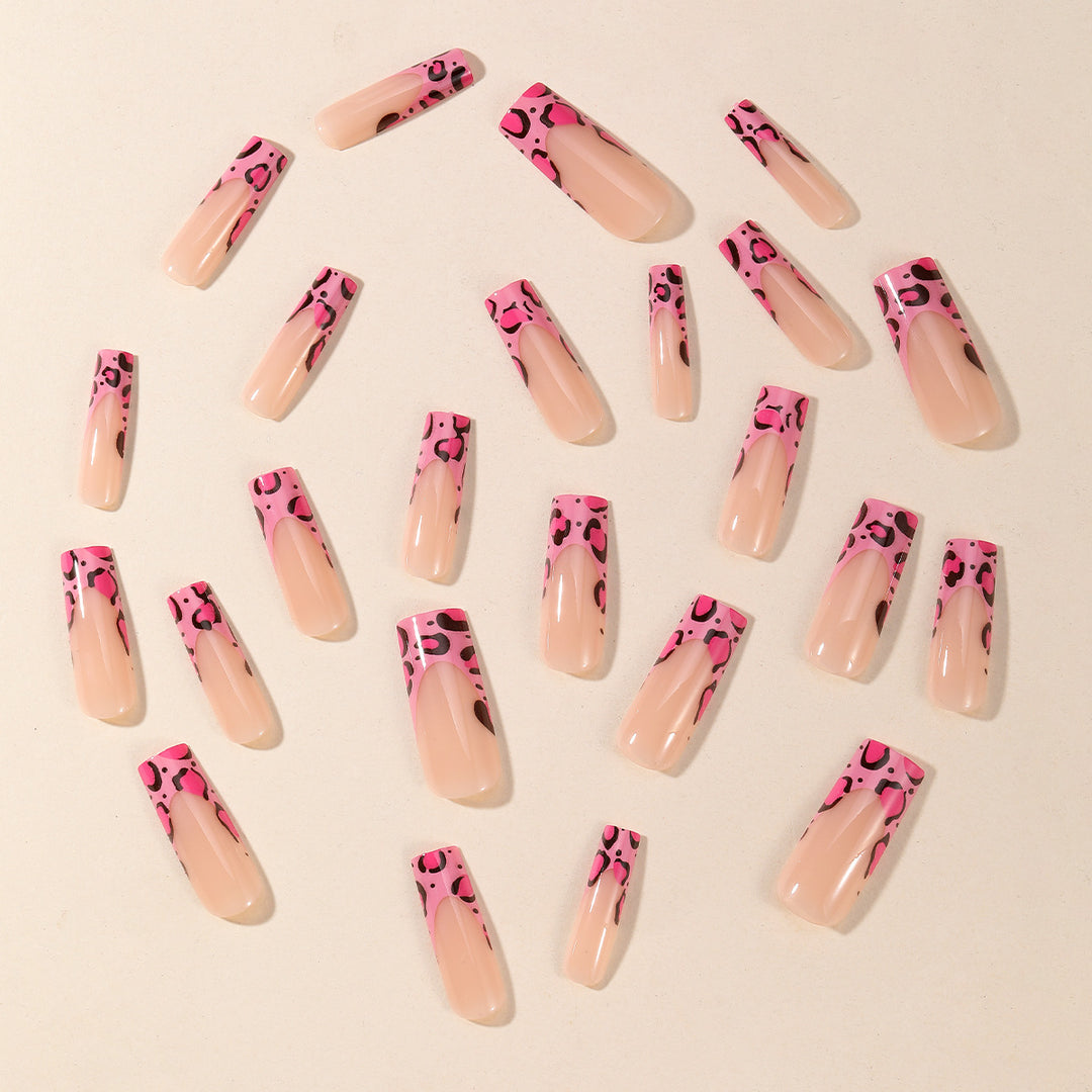 Glamouröse Nagelverlängerungen Karnz