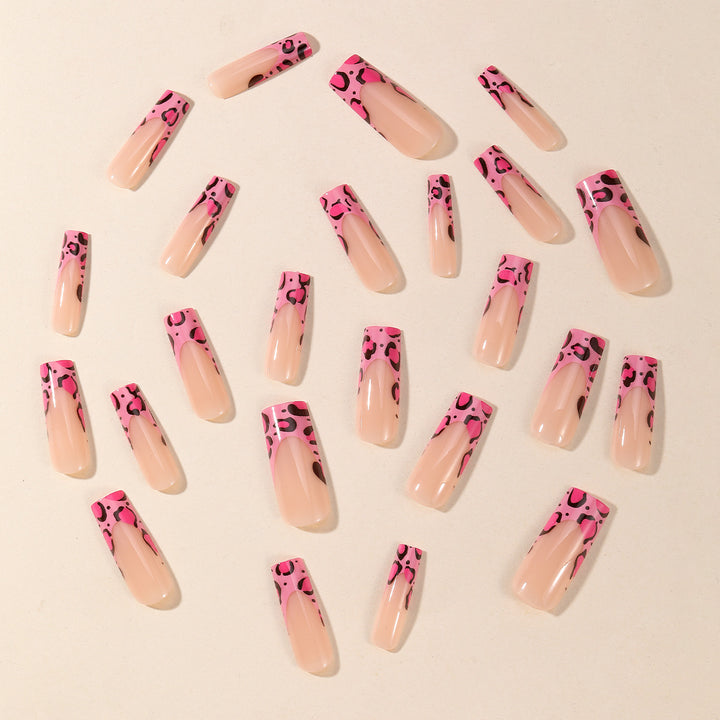 Glamouröse Nagelverlängerungen Karnz