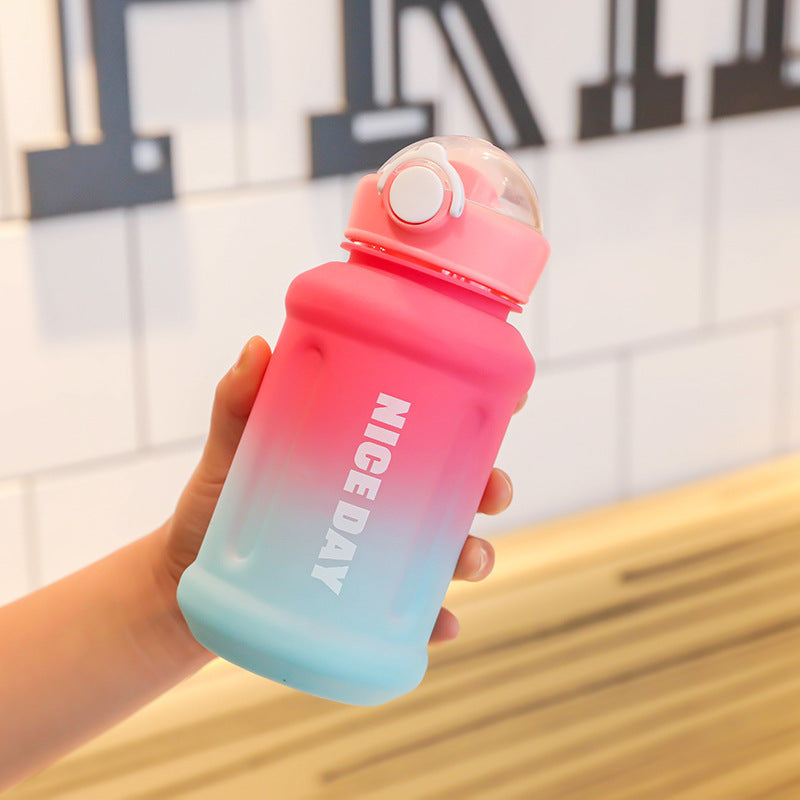 Damen Sportliche Trinkflasche mit praktischem Verschlussmechanismus Karnz