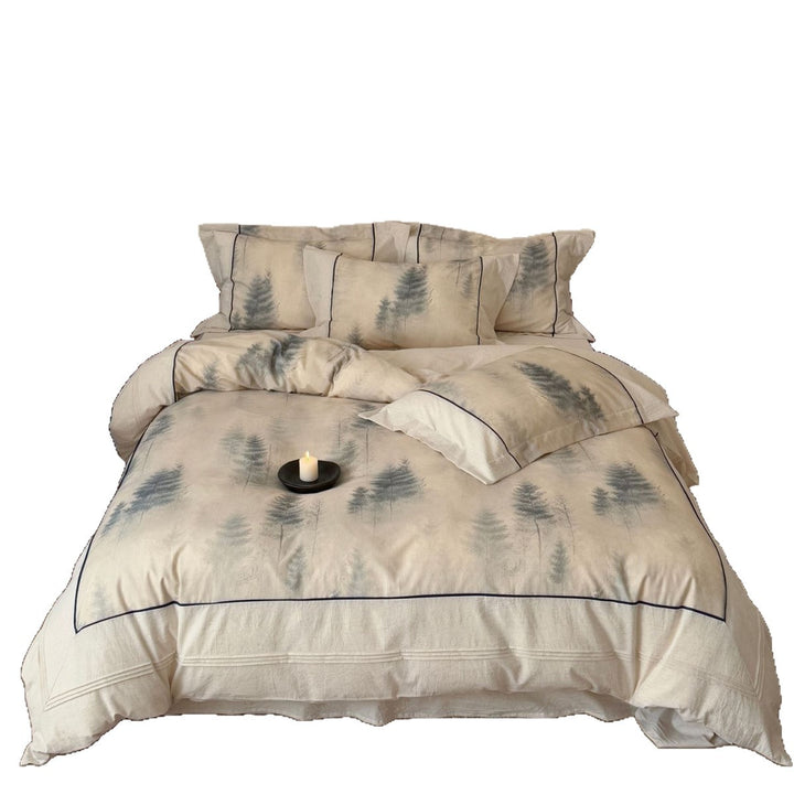 Bettwäsche-Garnitur aus hochwertigem Baumwollsatin mit dezenter Wald-Aquarell‑Bedruckung und Kontrastpaspel