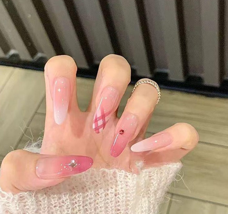 Luxus dekorative Nagelkunst Karnz