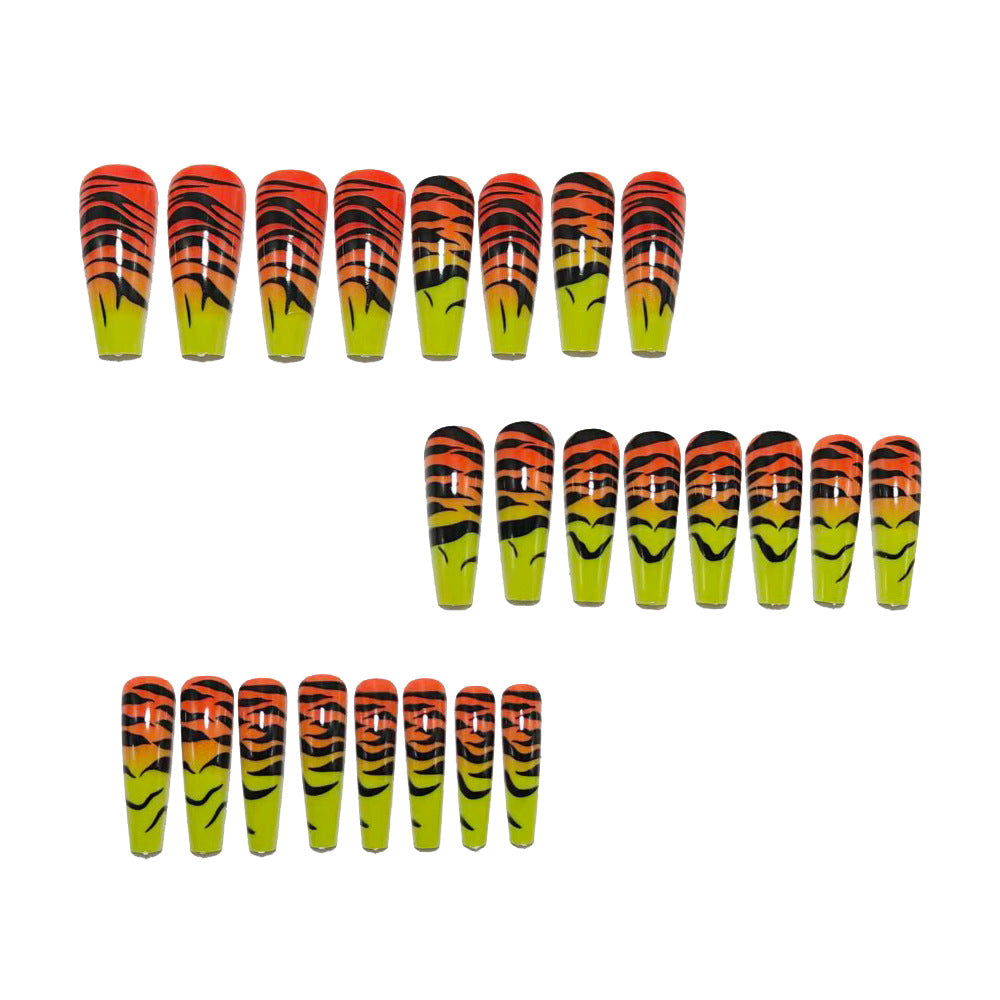 Kunstnägel Im Stylischen Tiger Design Karnz