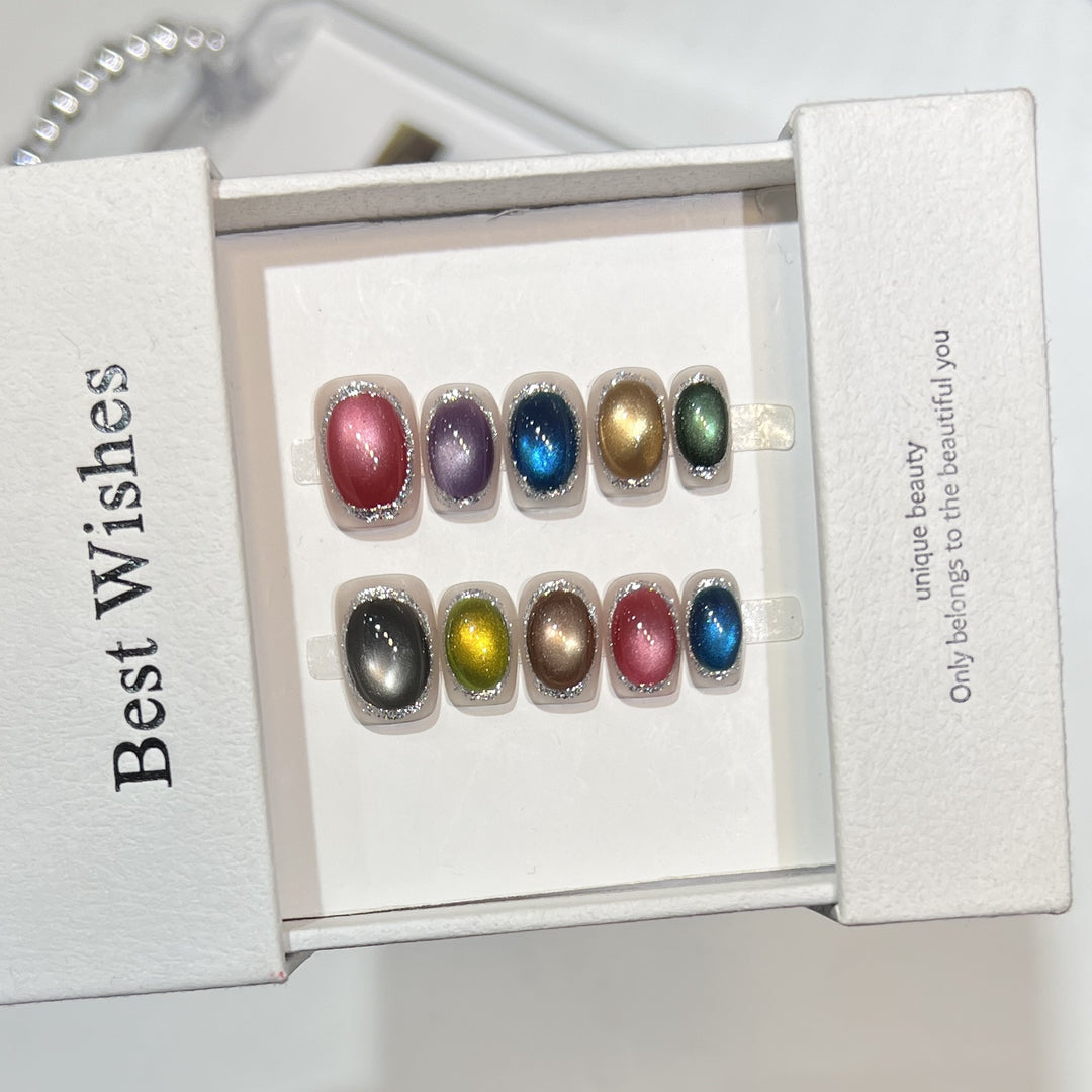 Bunte metallische Press-On Nagelset mit glitzernden Akzenten Karnz