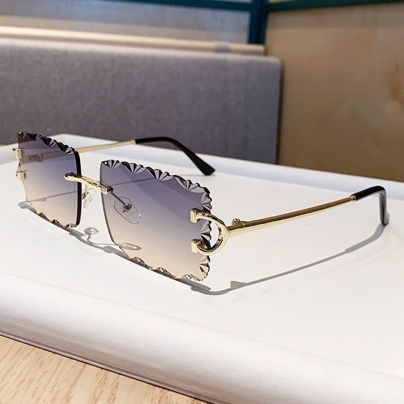 Damen modische Sonnenbrille mit verspieltem Rahmen Karnz