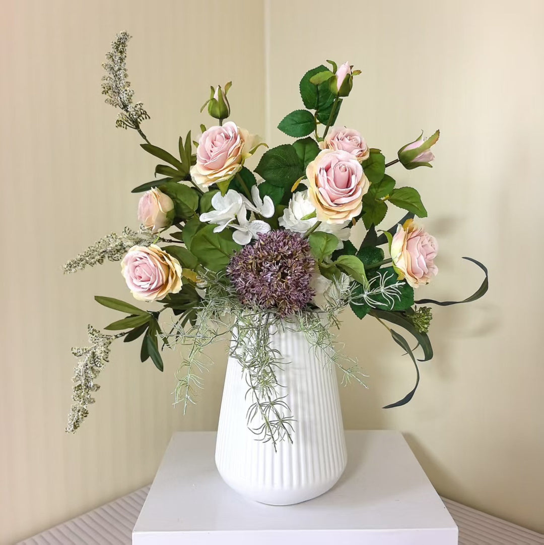 Lebensechte Blumenmittelstück