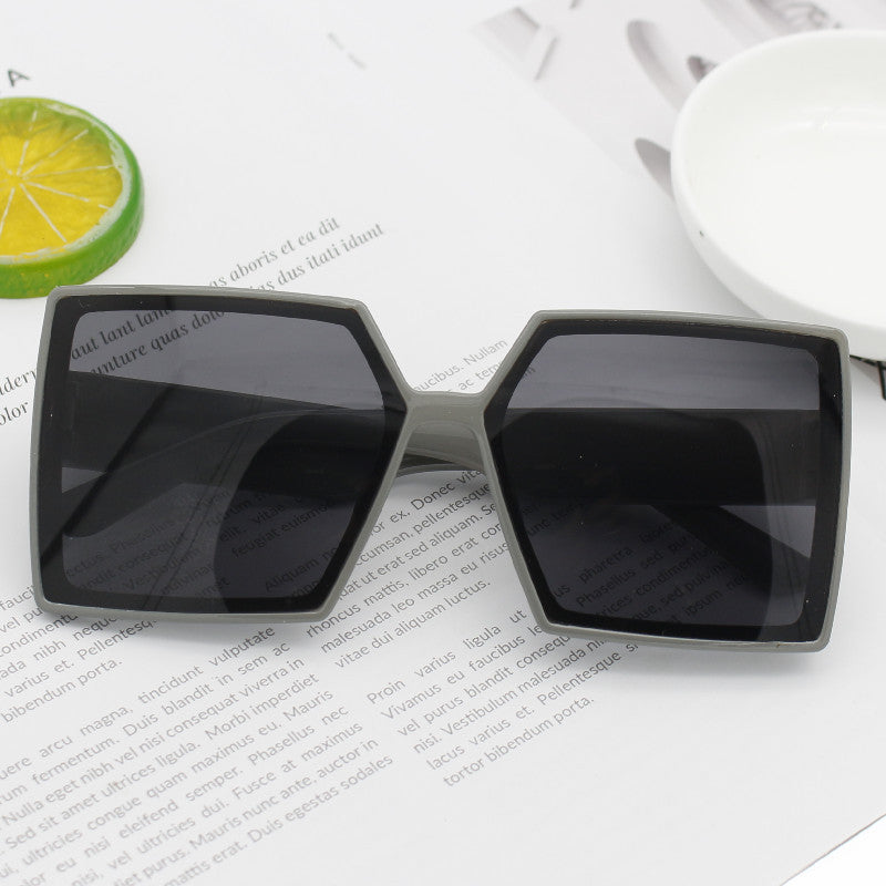 Damen Modische Oversized-Sonnenbrille mit kantigem Design Karnz