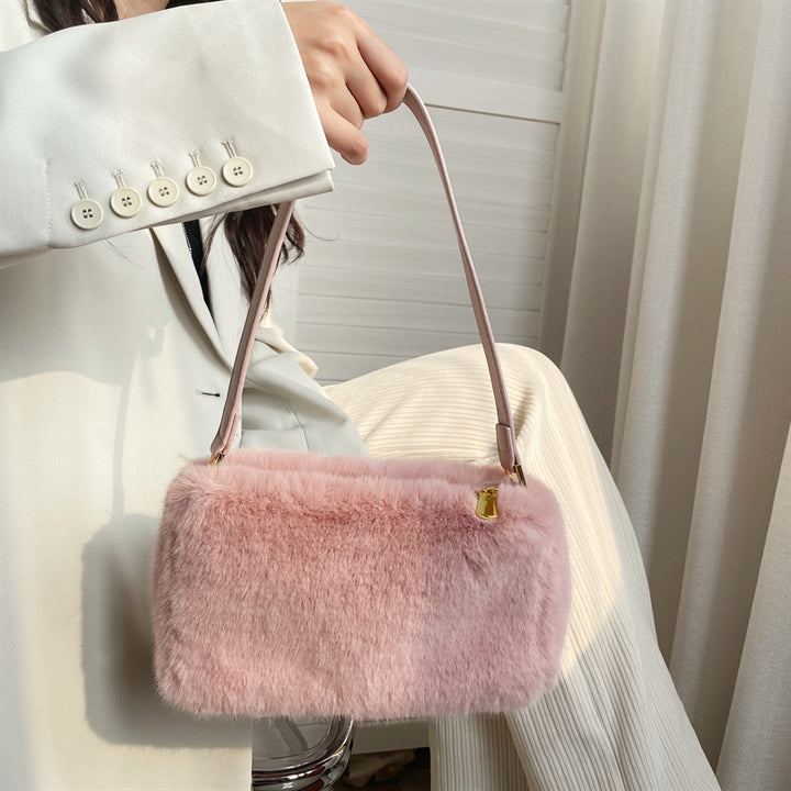 Elegante Kunstpelz-Clutch