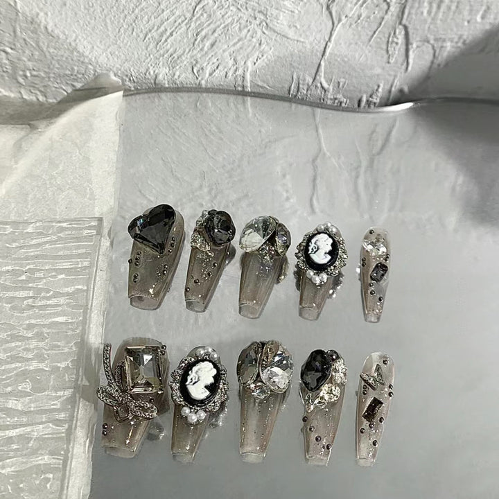Elegantly verziertes dekoratives Press-On Nagelset