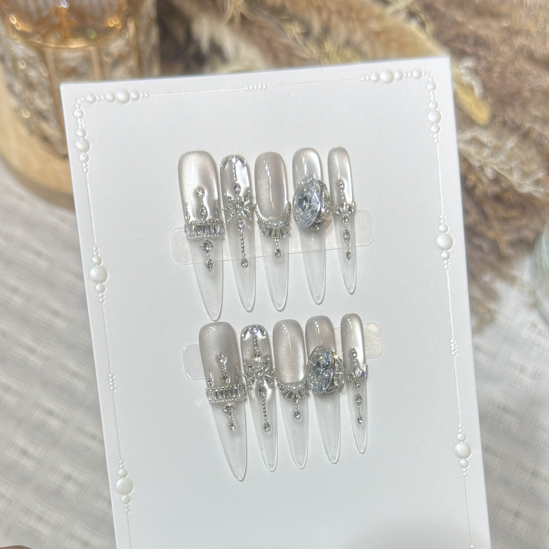 Premium mit Strass verziertes Press-On-Nagelset Karnz