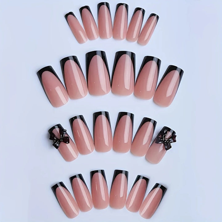 Kunstnagelset mit elegantem Schwarz-Weiß-Spitzen Design Karnz
