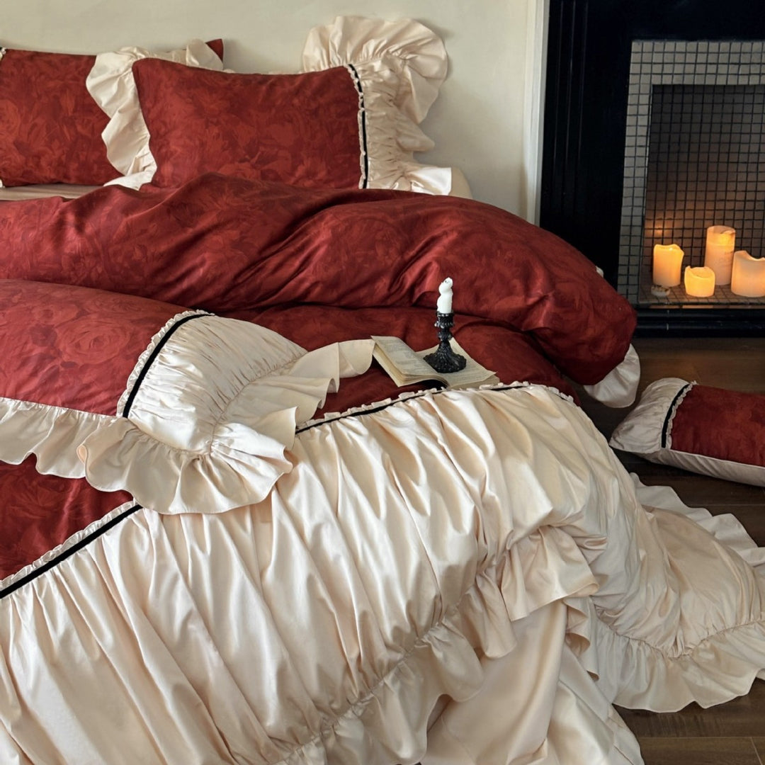 Elegante Rüschen-Bettgarnitur im Vintage-Stil mit Jacquard-Dekor und Volant