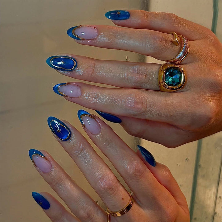 Kreatives Kunstnagelset mit Glitzer- und Sternenmotiven Karnz