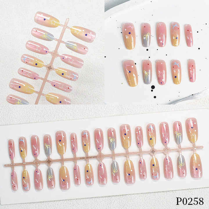 Bunt gemustertes Press-On Nagelkunst Set Karnz