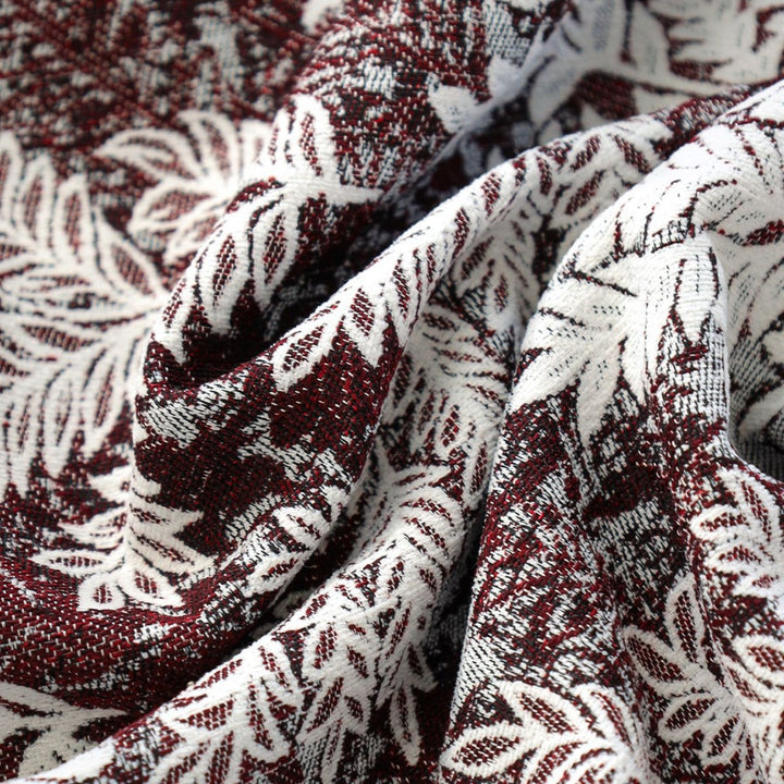 Gewebter Dekokissenbezug mit botanischem Jacquard, handgeschnittenen Fransen und samtigem Rückteil Karnz