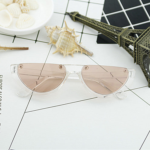 Damen Cat-Eye Brille mit markantem Rahmen und verspiegelten Gläsern Karnz