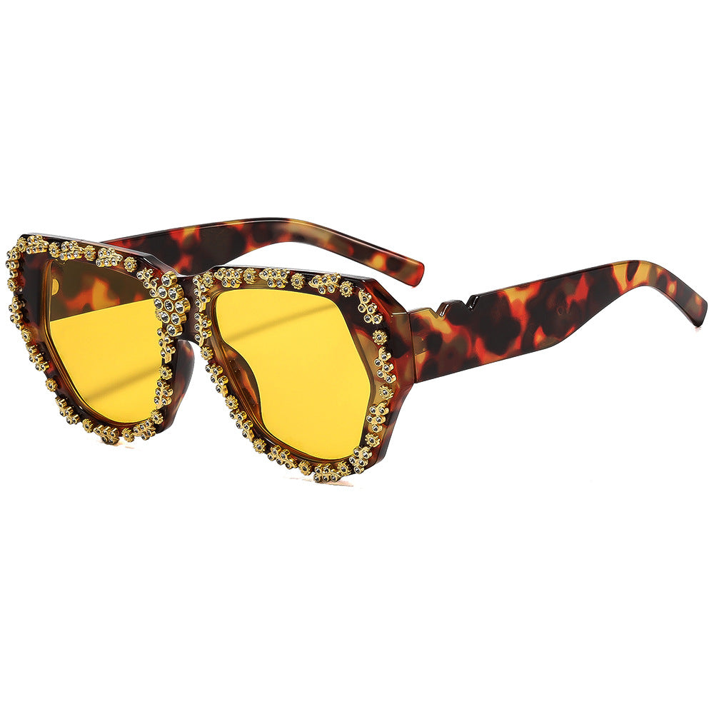 Damen modische Sonnenbrille mit opulentem Kristallrahmen Karnz