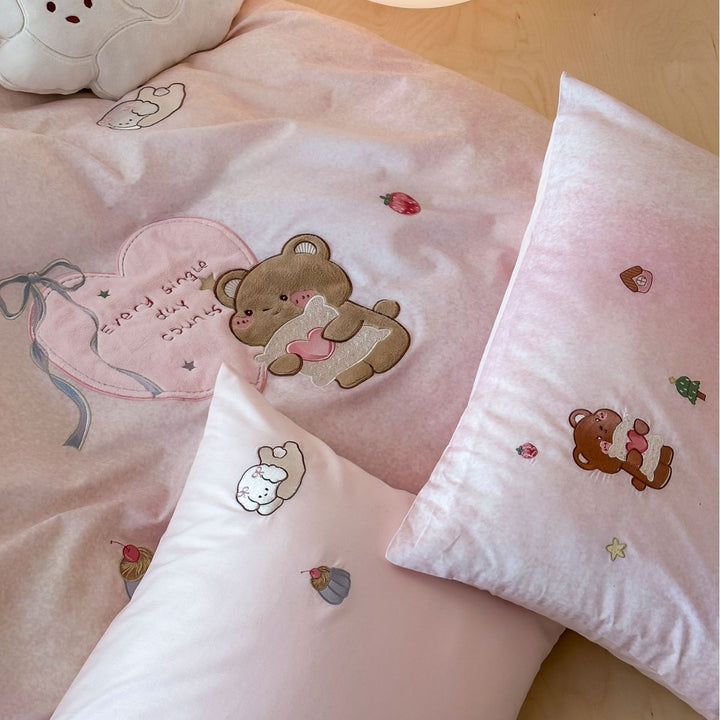 Kinder Baumwollsatin Bettbezug Set mit gesticktem Teddy & verspieltem Motiv Kissenbezügen