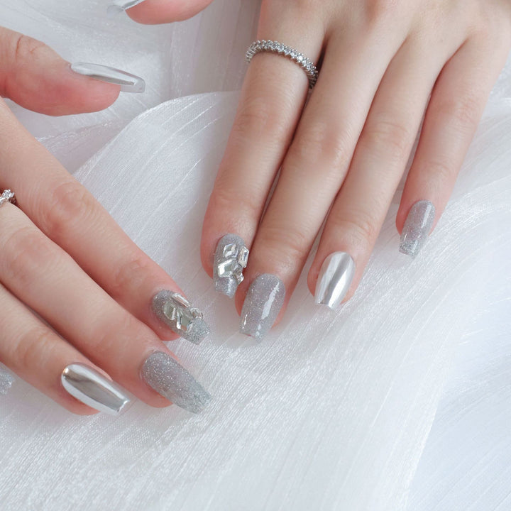 Glamourös Metallic Press-On Nail Art Set