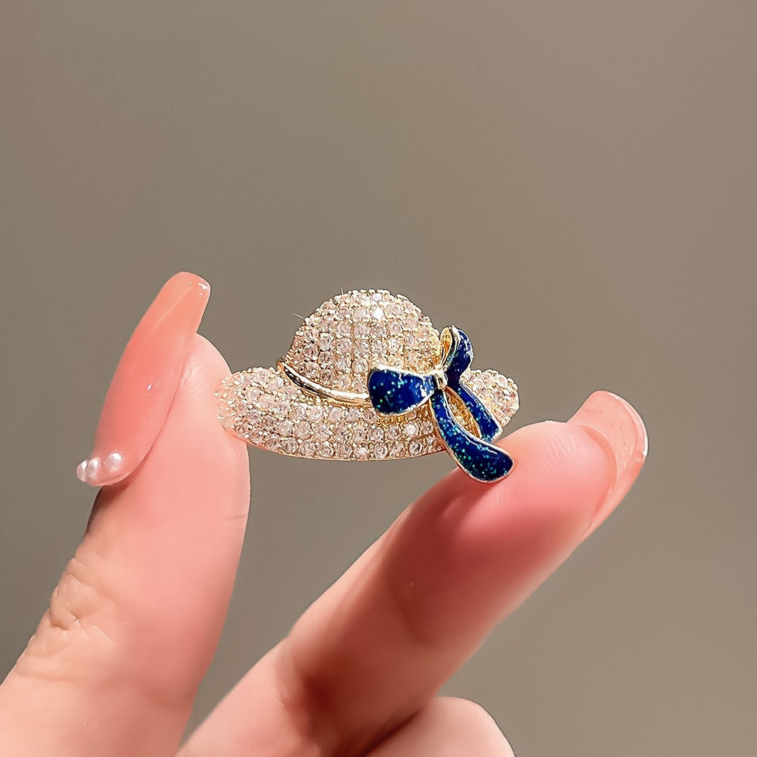 Glamouröse Blütenbrosche mit Funkelnden Kristallen Karnz