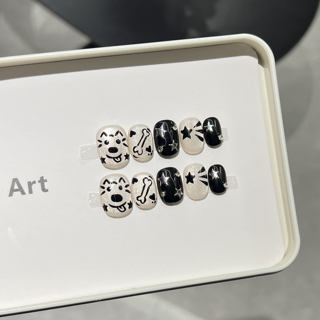 Verspieltes thematisches Press-On-Nagelset Karnz