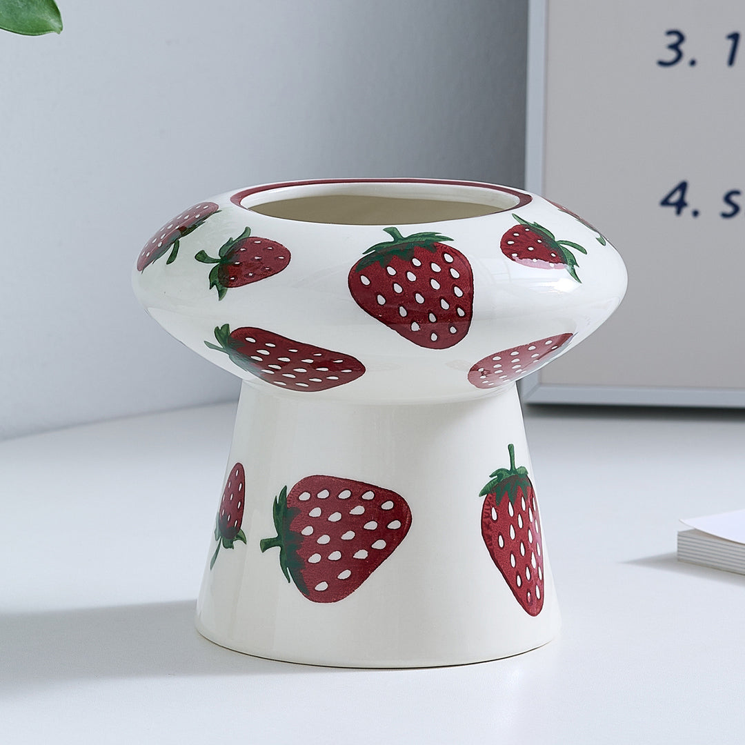 Keramikvase mit Erdbeermuster Karnz
