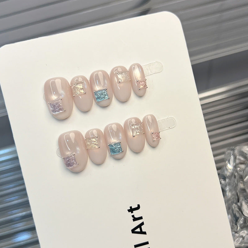 Elegantes Press-On-Nagelset mit funkelnden Akzenten