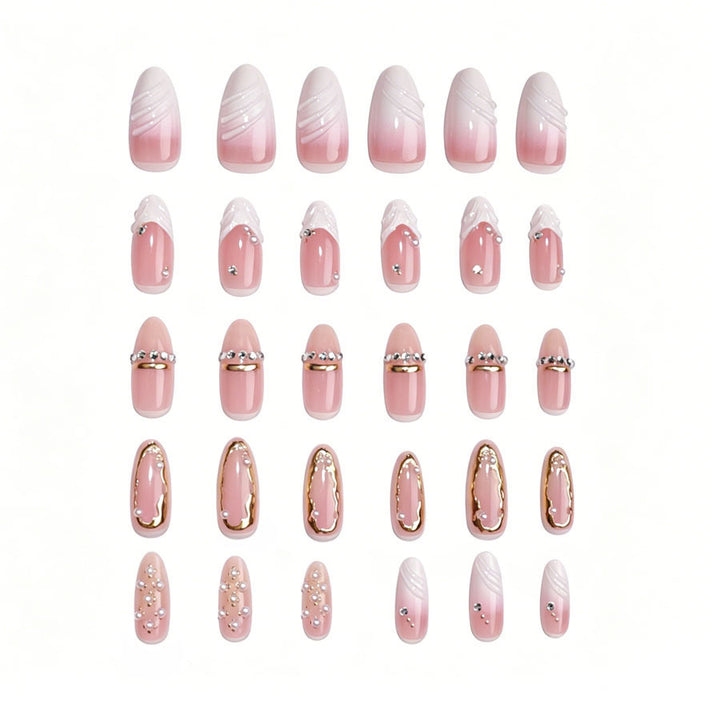 Elegantes Kunstnagelset mit filigranen 3D-Details Karnz