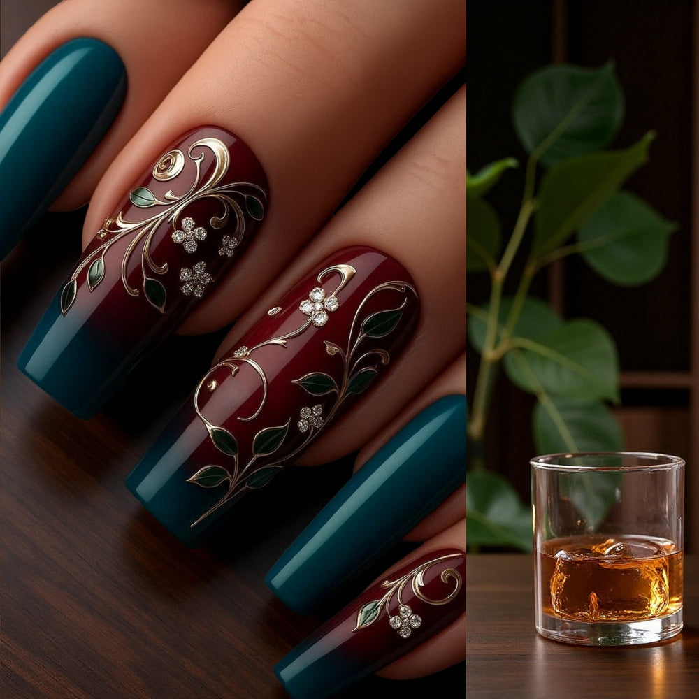 Kunstnägel mit elegantem Floral-Design Karnz