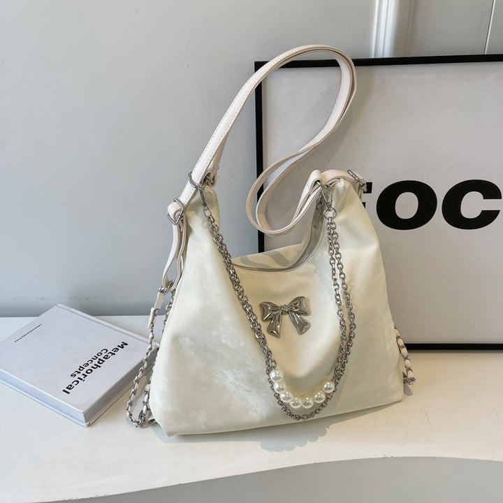 Modische Handtasche mit Einzigartigem Anhänger und Kettenakzenten Karnz