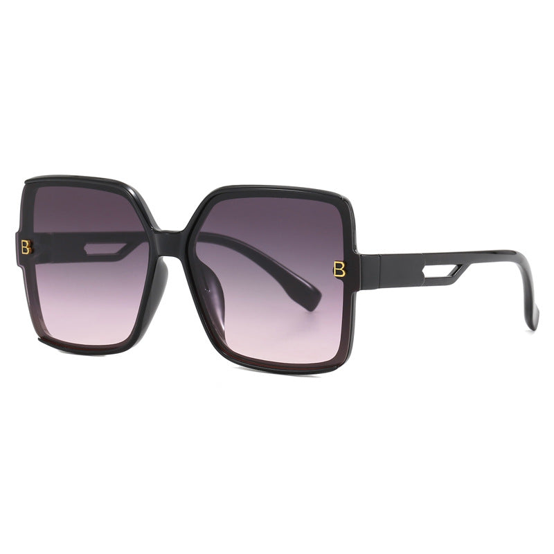 Damen modische oversized Sonnenbrille mit extravaganten Akzenten Karnz