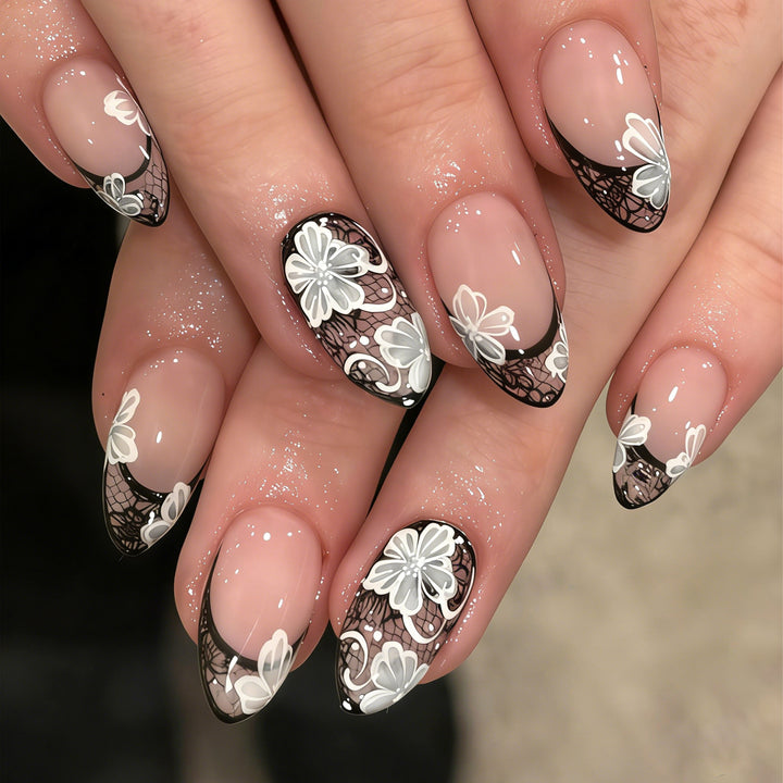 Elegante florale Spitzen-Nagelkunst-Wickel Karnz