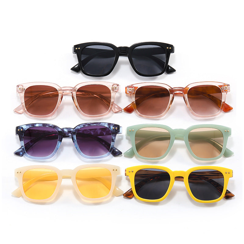 Damen Quadratische Sonnenbrille mit modernem transparentem Rahmen und UV-Schutz Karnz