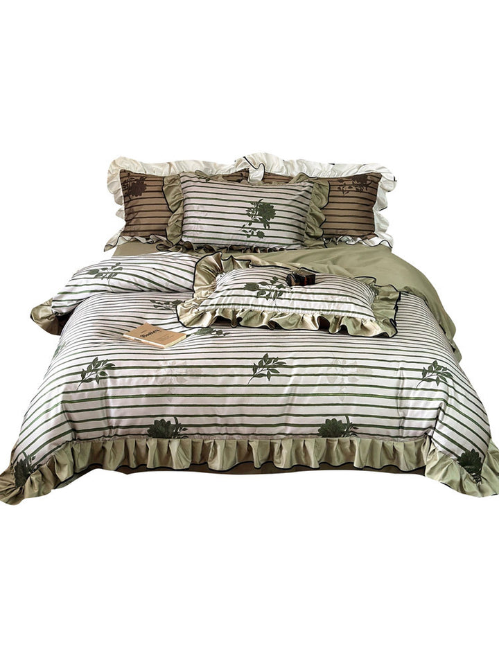 Romantische Rüschen-Bettwäsche-Garnitur aus Baumwollsatin mit Streifen- und Blumenjacquard