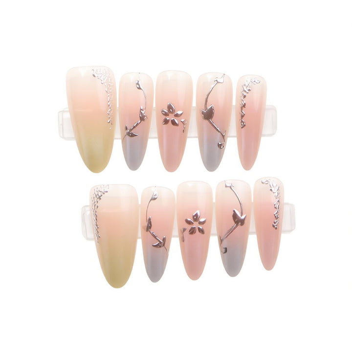 Elegantes Press-On Nail Art Set mit floralen Verzierungen Karnz
