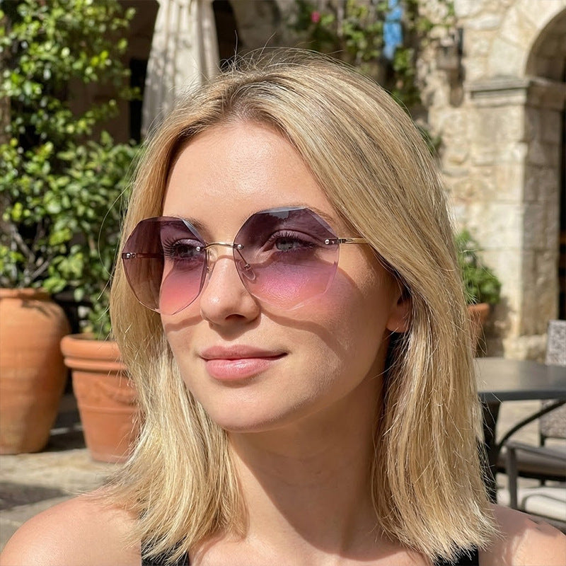 Damen stilvolle achtkantige Sonnenbrille mit innovativem Rahmen Karnz