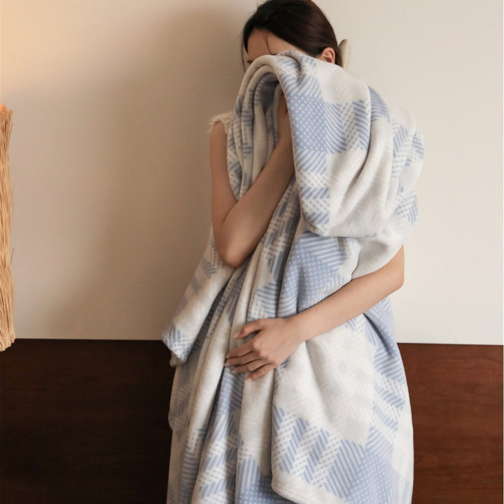 Übergroße Plüsch-Fleece-Wurfdecke mit geometrischem Karomuster