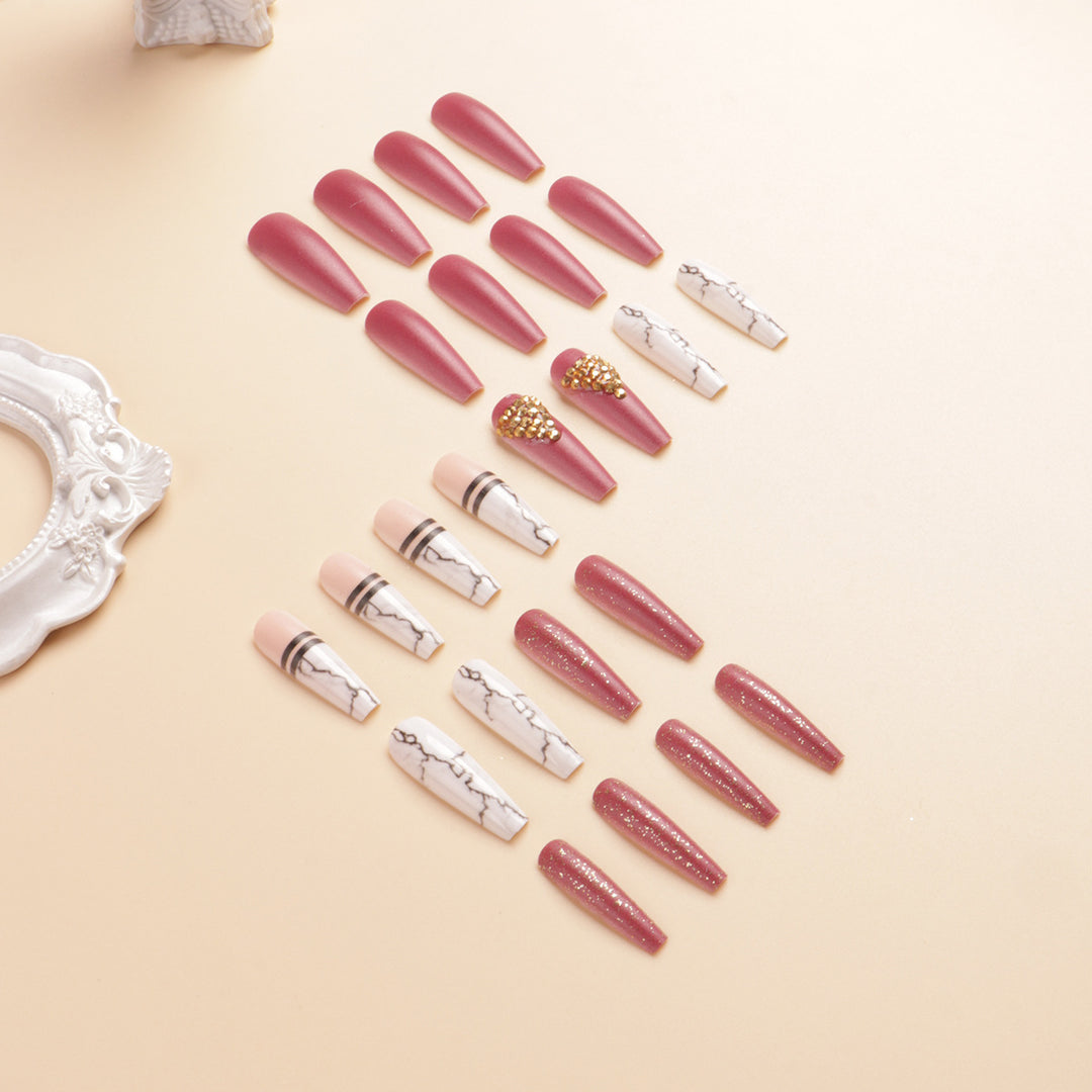 Elegantes Marmormuster Press-On Nagelkunst-Set Karnz
