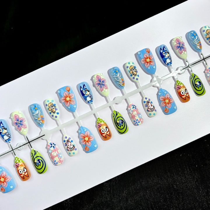 Verspieltes, von Cartoon inspiriertes Press-On Nagelkunstset