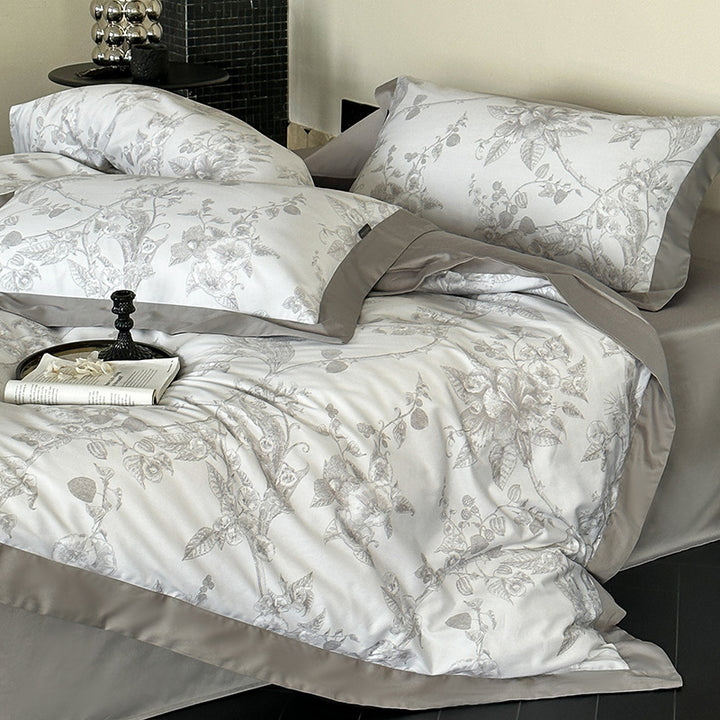Exklusive Baumwollsatin-Bettwäschegarnitur mit floraler Jacquardstruktur und Wendefunktion