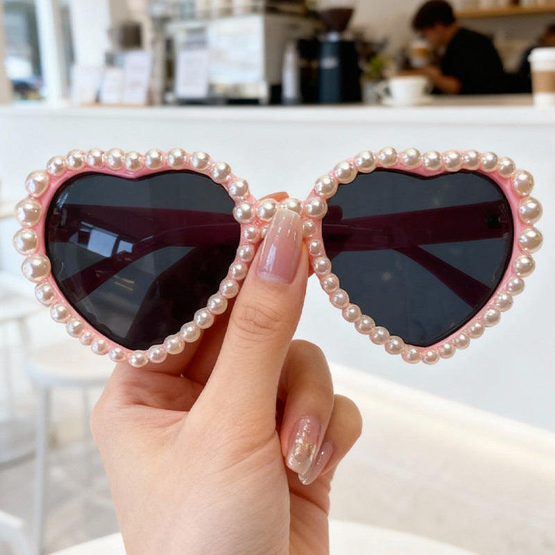 Herzförmige mit Strass verzierte Sonnenbrille Karnz