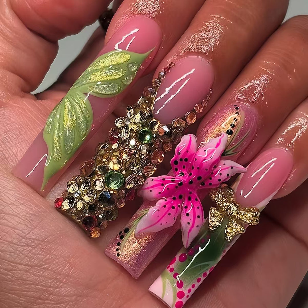 Künstlerisches florales Press-On-Nagelset Karnz