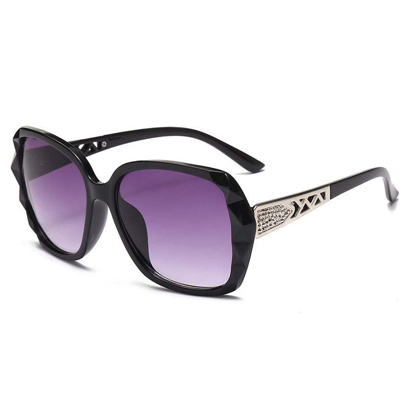 Damen Sonnenbrille im luxuriösen Glamourstil Karnz