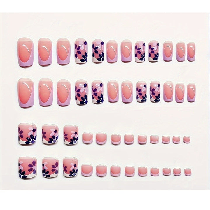 Dekorativer Press-On Nagelkunstset mit Blumenmuster Karnz