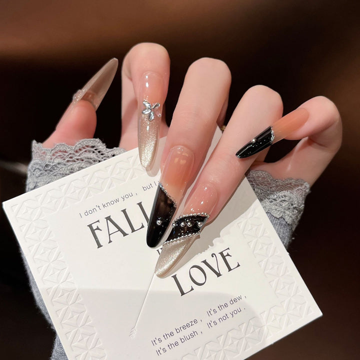 Elegante Stiletto Press-On Nagelverlängerungen Karnz