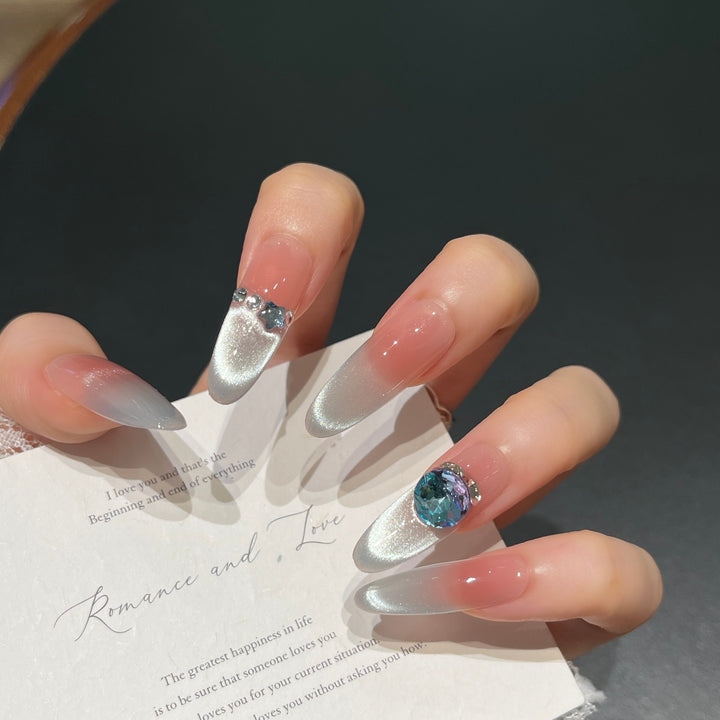 Premium Glossy Nagelverlängerungen mit Strassdetail Karnz