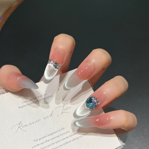 Premium Glossy Nagelverlängerungen mit Strassdetail Karnz
